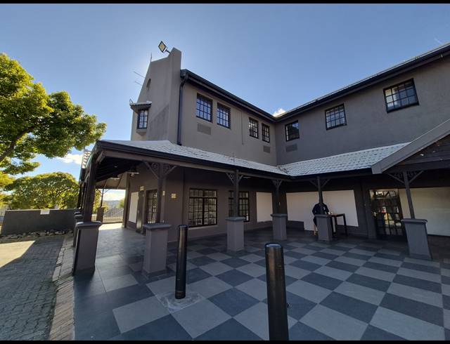 89M² OFFICE TO LET IN PARKMORE